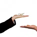 Quelles sont les attitudes du prestataire dans l’immobilier ?