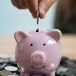 Comment dépenser moins ?
