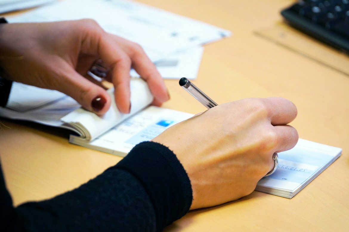 Comment vérifier un chèque de banque reconnaître un vrai et un faux