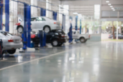 Ouvrir une franchise de centre auto : comment choisir la meilleure enseigne pour votre projet ?