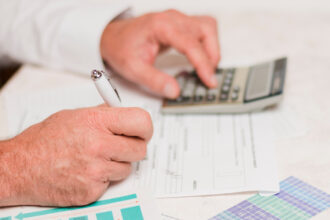 Salaire des fonctionnaires en France : calcul et éléments pris en compte